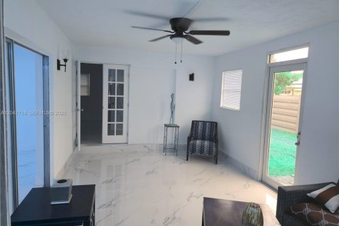 Villa ou maison à vendre à Lauderhill, Floride: 4 chambres, 209.59 m2 № 2283249 - photo 11