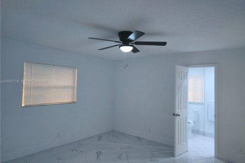Villa ou maison à vendre à Lauderhill, Floride: 4 chambres, 209.59 m2 № 2283249 - photo 13
