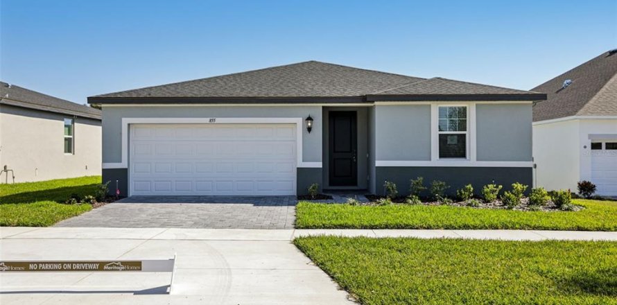 House in Lady Lake, Florida 4 bedrooms, 184.69 sq.m. № 2096766