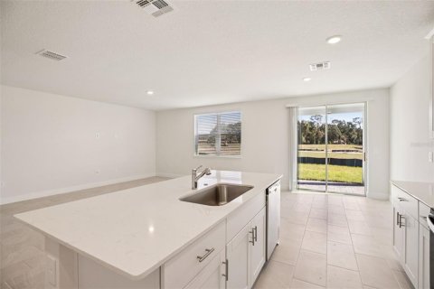House in Lady Lake, Florida 4 bedrooms, 184.69 sq.m. № 2096766 - photo 13