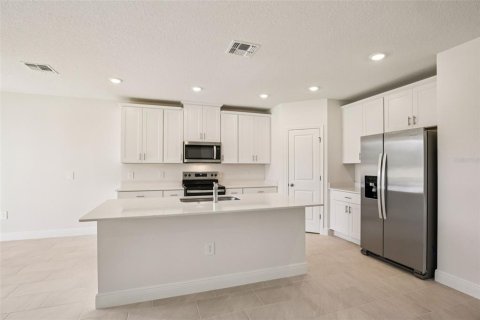 House in Lady Lake, Florida 4 bedrooms, 184.69 sq.m. № 2096766 - photo 15