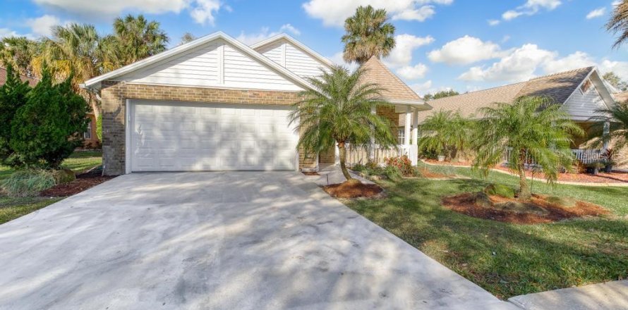 House in Ormond Beach, Florida 3 bedrooms, 151.43 sq.m. № 1737289
