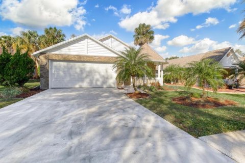 House in Ormond Beach, Florida 3 bedrooms, 151.43 sq.m. № 1737289 - photo 2