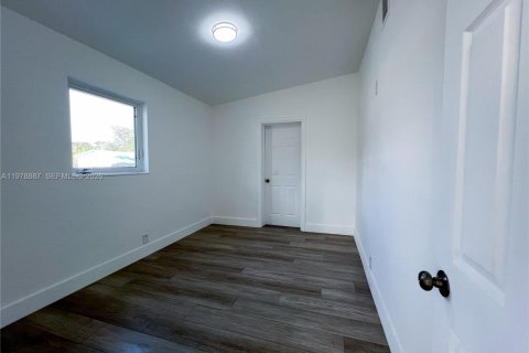 Купить виллу или дом в Майами, Флорида 3 спальни, 89.74м2, № 2049684 - фото 6