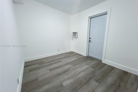 Купить виллу или дом в Майами, Флорида 3 спальни, 89.74м2, № 2049684 - фото 12