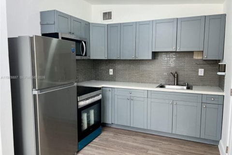 Купить виллу или дом в Майами, Флорида 3 спальни, 89.74м2, № 2049684 - фото 4