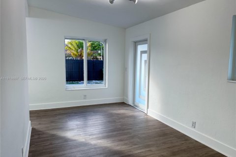 Купить виллу или дом в Майами, Флорида 3 спальни, 89.74м2, № 2049684 - фото 5