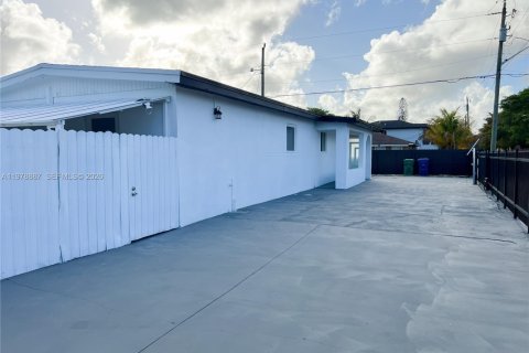 Купить виллу или дом в Майами, Флорида 3 спальни, 89.74м2, № 2049684 - фото 20