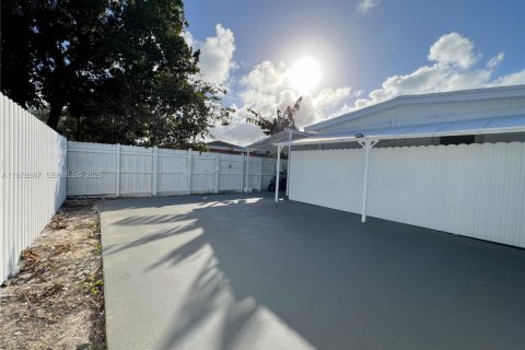 Купить виллу или дом в Майами, Флорида 3 спальни, 89.74м2, № 2049684 - фото 19