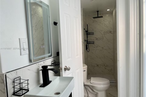 Купить виллу или дом в Майами, Флорида 3 спальни, 89.74м2, № 2049684 - фото 16