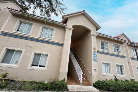 Condominio en West Palm Beach, Florida, 3 dormitorios  № 2013766