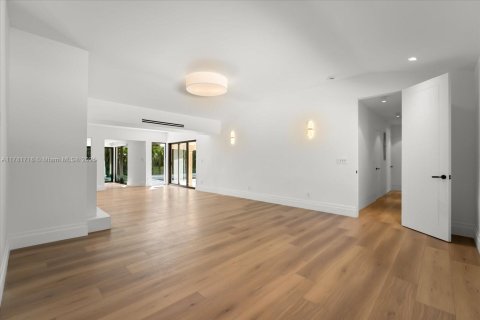 House in Key Biscayne, Florida 4 bedrooms, 299.24 sq.m. № 1635611 - photo 4