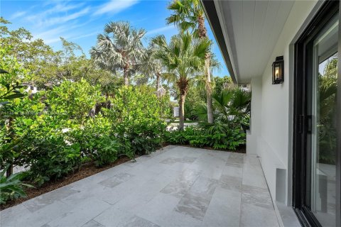 House in Key Biscayne, Florida 4 bedrooms, 299.24 sq.m. № 1635611 - photo 28