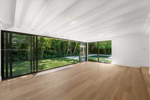 House in Key Biscayne, Florida 4 bedrooms, 299.24 sq.m. № 1635611 - photo 17