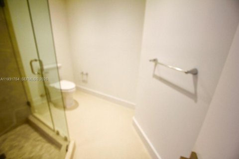 Снять в аренду кондоминиум в Майами, Флорида 3 спальни, 158.21м2, № 1991356 - фото 26