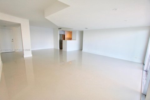 Снять в аренду кондоминиум в Майами, Флорида 3 спальни, 158.21м2, № 1991356 - фото 9