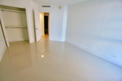 Снять в аренду кондоминиум в Майами, Флорида 3 спальни, 158.21м2, № 1991356 - фото 21