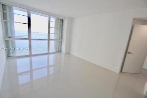 Снять в аренду кондоминиум в Майами, Флорида 3 спальни, 158.21м2, № 1991356 - фото 19