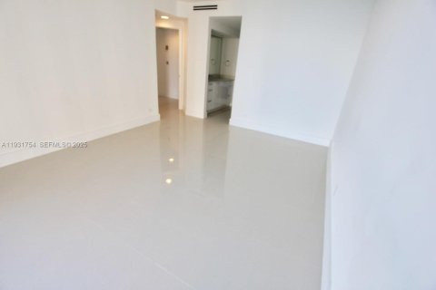 Снять в аренду кондоминиум в Майами, Флорида 3 спальни, 158.21м2, № 1991356 - фото 20