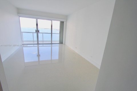 Снять в аренду кондоминиум в Майами, Флорида 3 спальни, 158.21м2, № 1991356 - фото 18