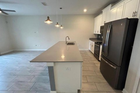 Adosado en alquiler en Kissimmee, Florida, 4 dormitorios, 177.81 m2 № 1919337 - foto 5