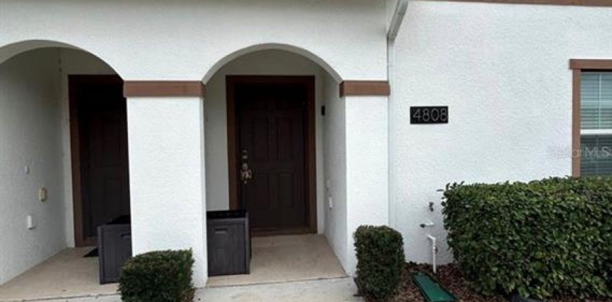 Adosado en STOREY LAKE en Kissimmee, Florida 4 dormitorios, 177.81 m2 № 1919337