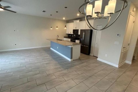 Adosado en alquiler en Kissimmee, Florida, 4 dormitorios, 177.81 m2 № 1919337 - foto 3