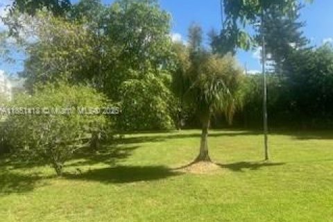 Propiedad comercial en venta en Miami, Florida № 1857429 - foto 4