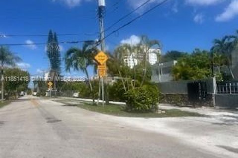 Propiedad comercial en venta en Miami, Florida № 1857429 - foto 5