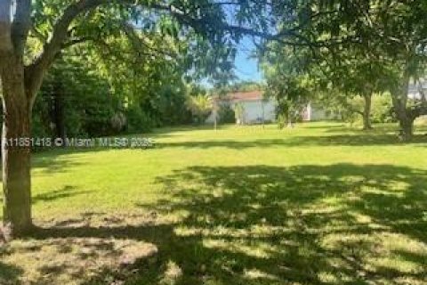 Propiedad comercial en venta en Miami, Florida № 1857429 - foto 3