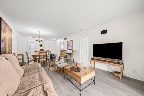 Copropriété à vendre à Boynton Beach, Floride: 2 chambres, 67.73 m2 № 2242114 - photo 11