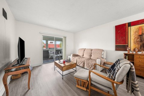 Copropriété à vendre à Boynton Beach, Floride: 2 chambres, 67.73 m2 № 2242114 - photo 10