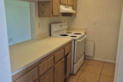 Condo in West Palm Beach, Florida, 2 bedrooms № 2183971 - photo 2