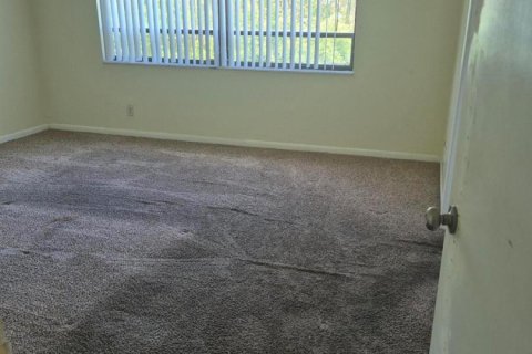 Condo in West Palm Beach, Florida, 2 bedrooms № 2183971 - photo 3
