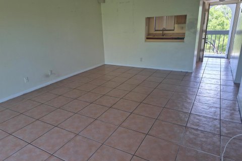 Condo in West Palm Beach, Florida, 2 bedrooms № 2183971 - photo 11