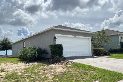 Casa en alquiler en Haines City, Florida, 4 dormitorios, 139.45 m2 № 1912918 - foto 2