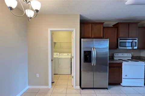 Casa en alquiler en Haines City, Florida, 4 dormitorios, 139.45 m2 № 1912918 - foto 9