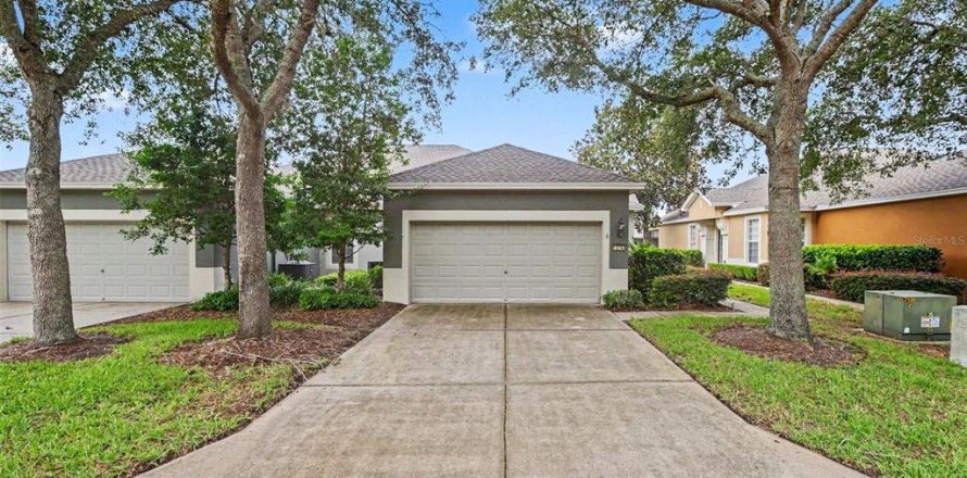 House in Hudson, Florida 2 bedrooms, 141.58 sq.m. № 2196282