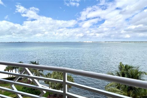 Copropriété à louer à Saint Petersburg, Floride: 2 chambres, 140.84 m2 № 1747378 - photo 7