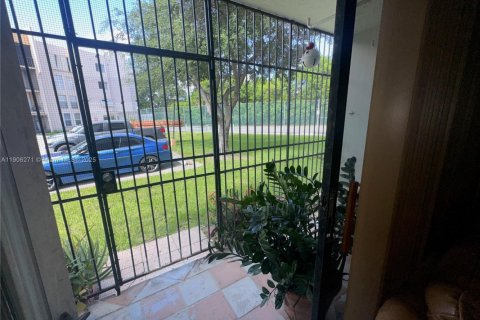 Купить кондоминиум в Майами, Флорида 1 спальня, 70.42м2, № 1956899 - фото 7