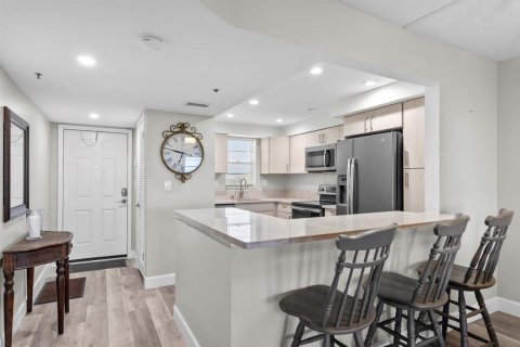 Condo in Davie, Florida, 2 bedrooms № 2246555 - photo 5
