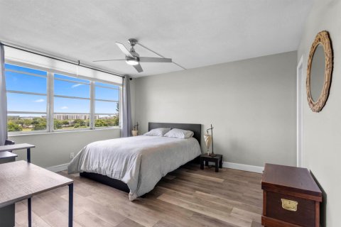 Condo in Davie, Florida, 2 bedrooms № 2246555 - photo 12