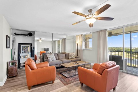 Condo in Davie, Florida, 2 bedrooms № 2246555 - photo 8