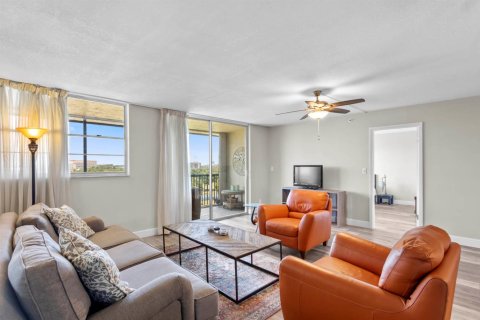 Condo in Davie, Florida, 2 bedrooms № 2246555 - photo 9