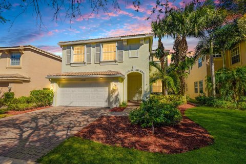 Casa en Port St. Lucie, Florida 5 dormitorios, 257.53 m2 № 2078377