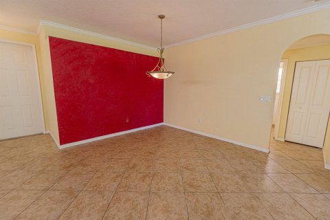 Casa en venta en Port St. Lucie, Florida, 5 dormitorios, 257.53 m2 № 2078377 - foto 6