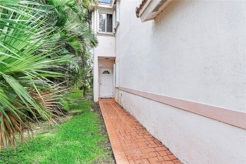 Touwnhouse à vendre à Tamarac, Floride: 3 chambres, 130.43 m2 № 2000161 - photo 7