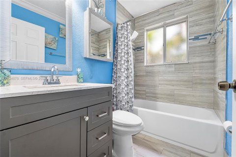 Touwnhouse à vendre à Tamarac, Floride: 3 chambres, 130.43 m2 № 2000161 - photo 22