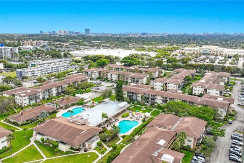 Condo in Miami, Florida, 1 bedroom № 1990056 - photo 2