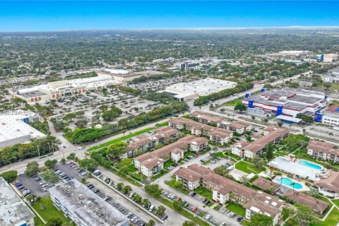 Condo in Miami, Florida, 1 bedroom № 1990056 - photo 29